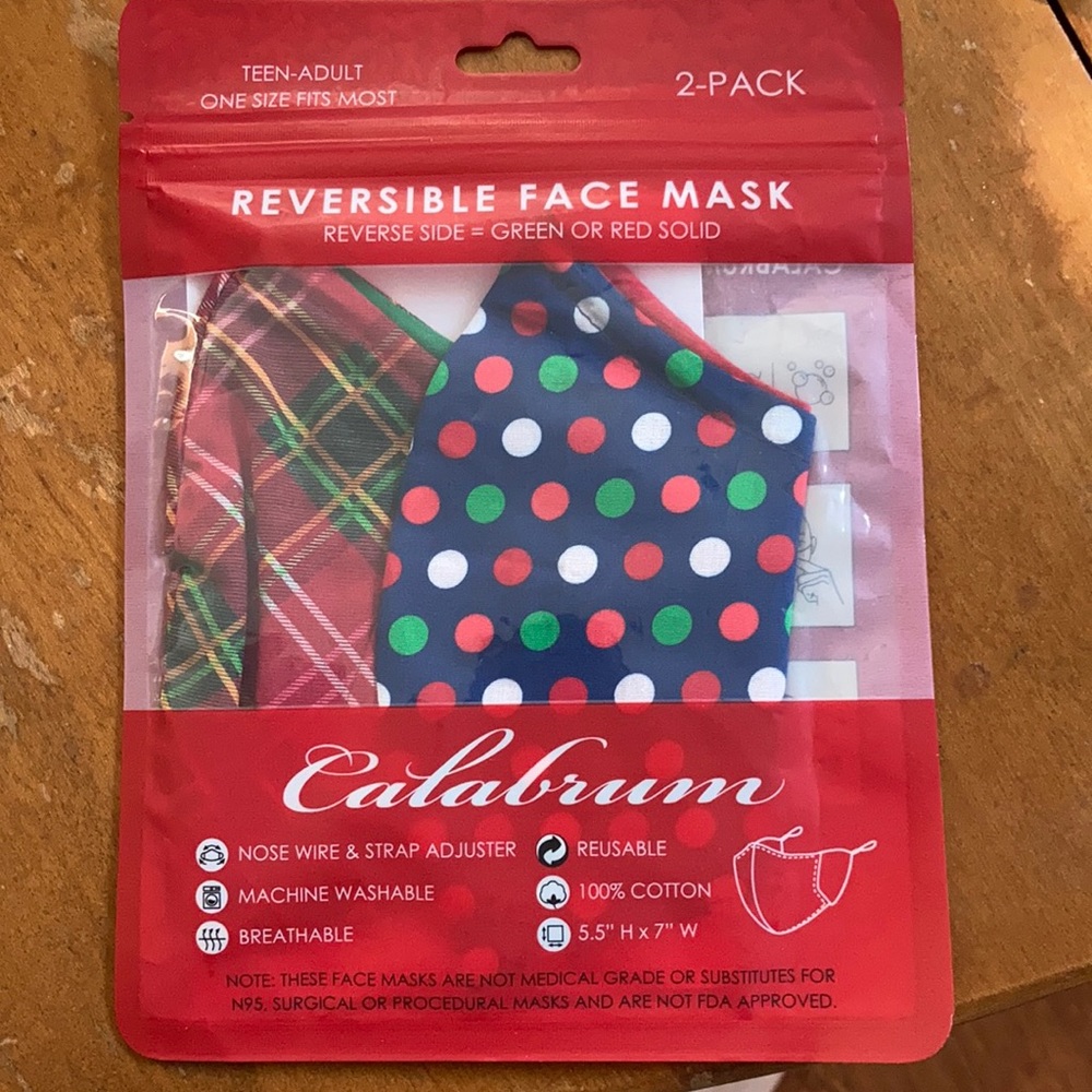 Calabrum 2 pack reversible face masks NWT